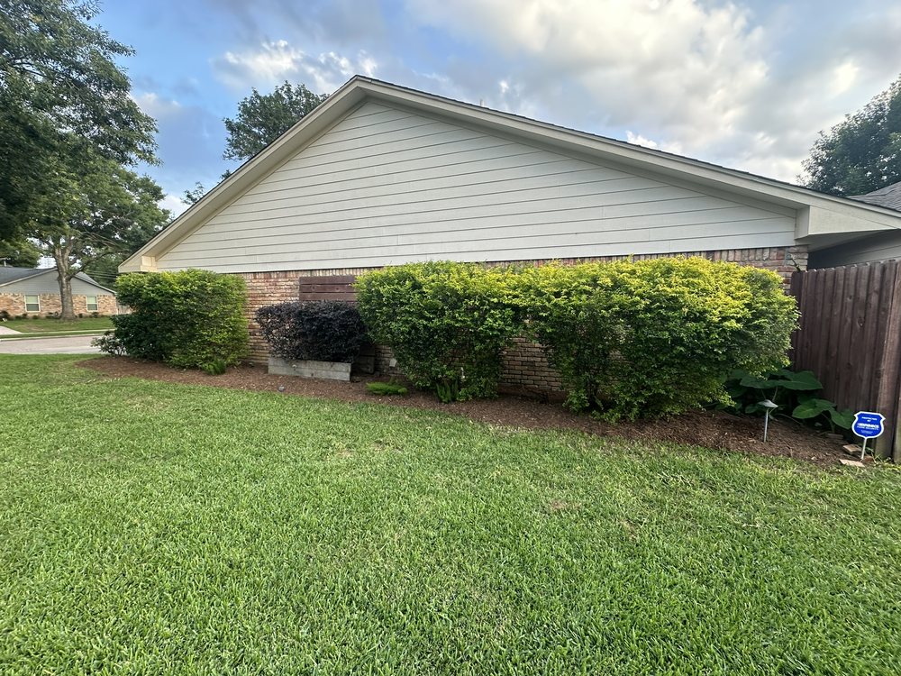 Lawn Mowing & Edging